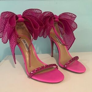 steve madden rhinestone hot pink bow heels size 6